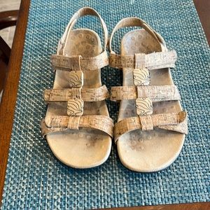 Vionic Amber Cork Sandals